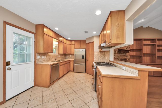 12122 Dorrance Lane, Meadows Place, TX 77477