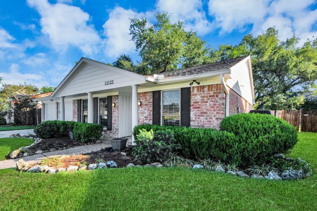 12122 Dorrance Lane, Meadows Place, TX 77477