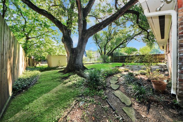 12122 Dorrance Lane, Meadows Place, TX 77477