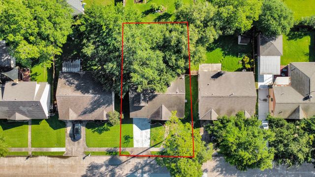 12122 Dorrance Lane, Meadows Place, TX 77477
