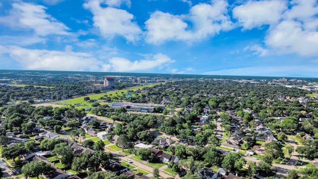 12122 Dorrance Lane, Meadows Place, TX 77477