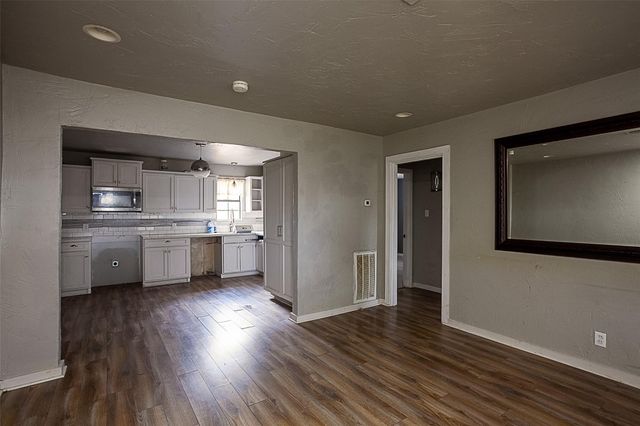 2217 2nd Street, Port Neches, TX 77651