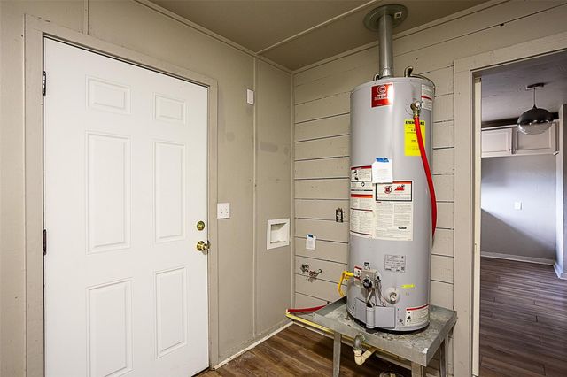 2217 2nd Street, Port Neches, TX 77651