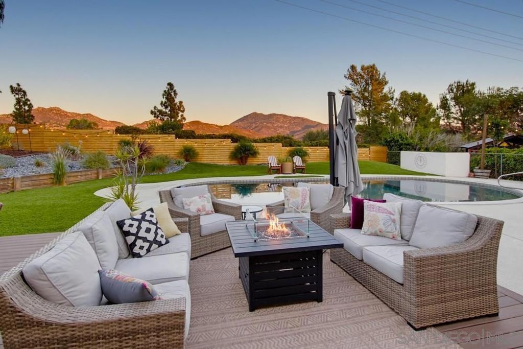 17115 Tam O'Shanter Dr, Poway, CA 92064 — photo 2