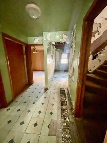 10209 S Vernon Avenue, Chicago, IL 60628