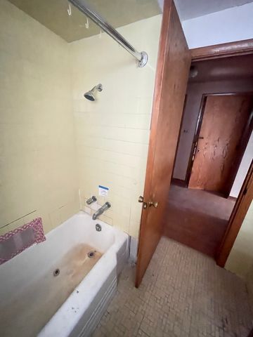 10209 S Vernon Avenue, Chicago, IL 60628