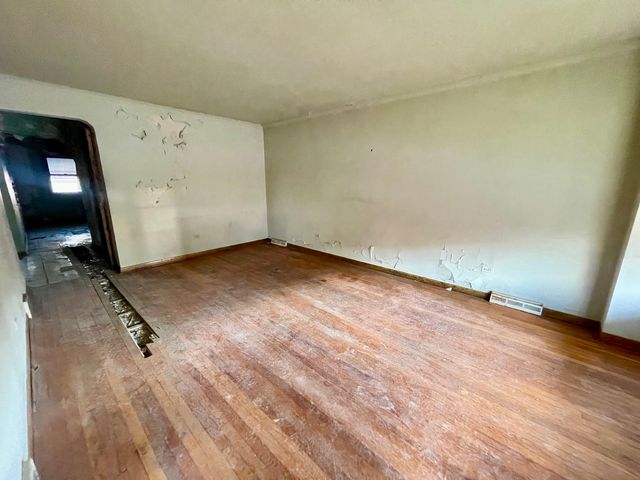 10209 S Vernon Avenue, Chicago, IL 60628