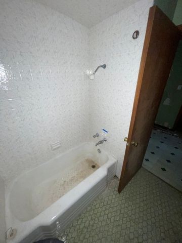 10209 S Vernon Avenue, Chicago, IL 60628