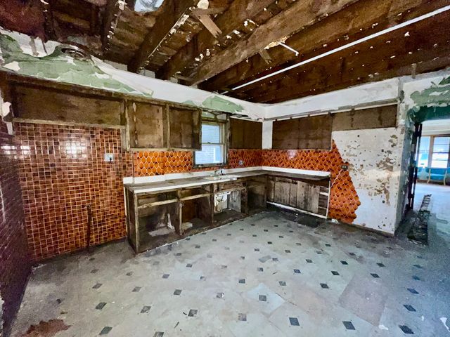 10209 S Vernon Avenue, Chicago, IL 60628