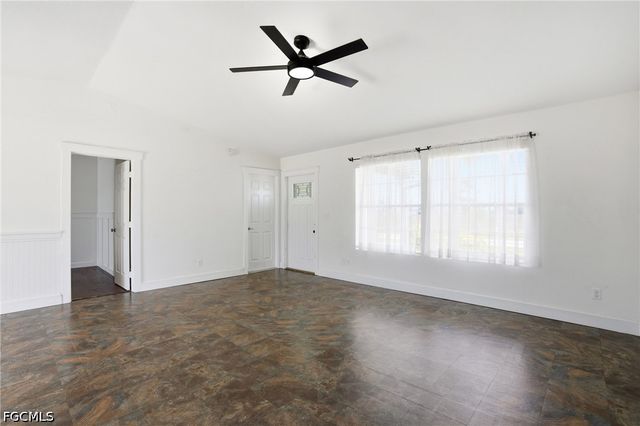 18 NW 26Th TER, Cape Coral, FL 33993