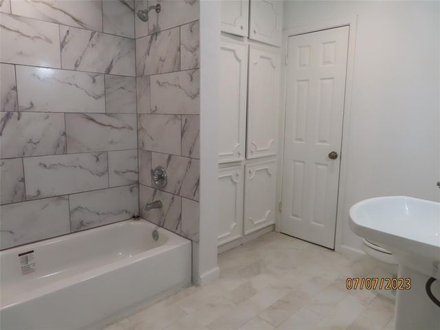 403 Highridge Street, Houston, TX 77013