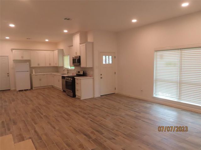 403 Highridge Street, Houston, TX 77013