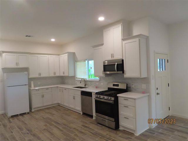403 Highridge Street, Houston, TX 77013
