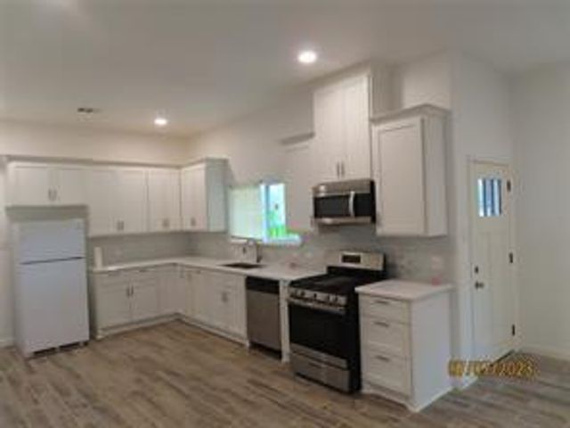 403 Highridge Street, Houston, TX 77013