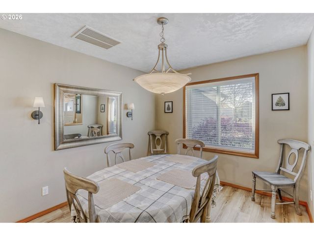 1716 Se 10TH Pl, Canby, OR 97013