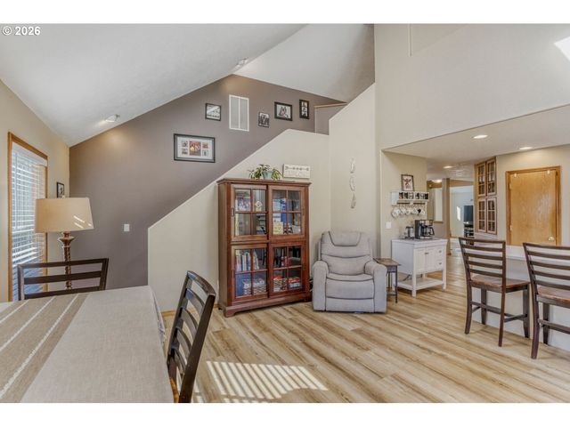 1716 Se 10TH Pl, Canby, OR 97013