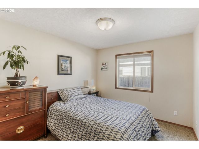 1716 Se 10TH Pl, Canby, OR 97013