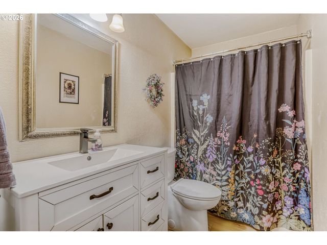 1716 Se 10TH Pl, Canby, OR 97013