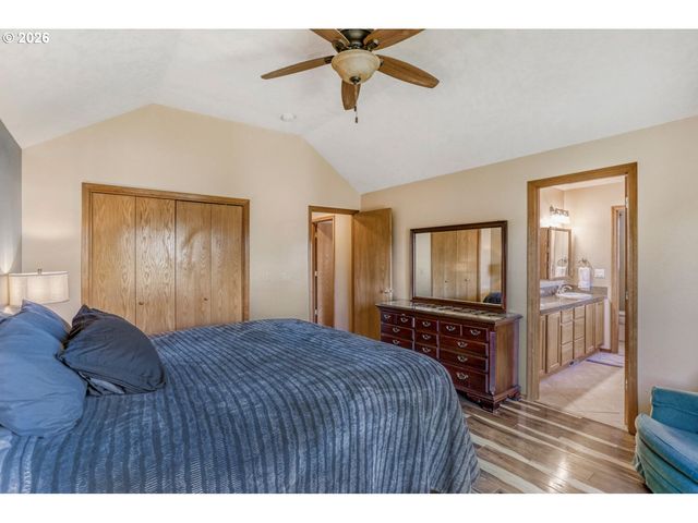 1716 Se 10TH Pl, Canby, OR 97013