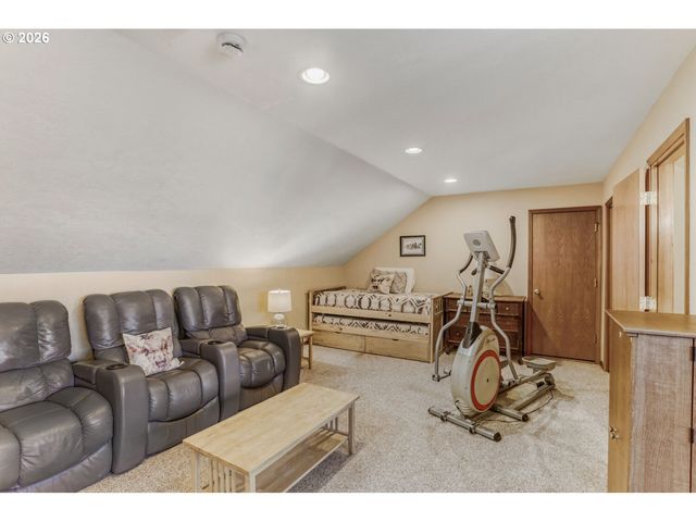 1716 Se 10TH Pl, Canby, OR 97013