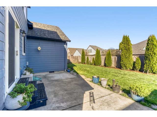 1716 Se 10TH Pl, Canby, OR 97013