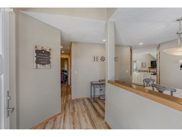 1716 Se 10TH Pl, Canby, OR 97013