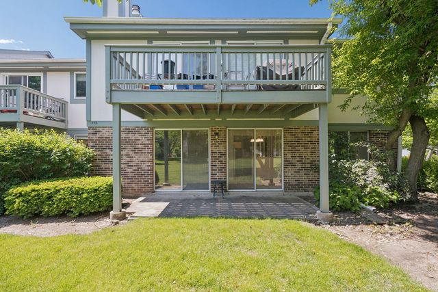 1575 Stonehill Court A, Wheaton, IL 60189