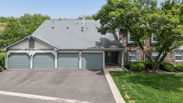 1575 Stonehill Court A, Wheaton, IL 60189