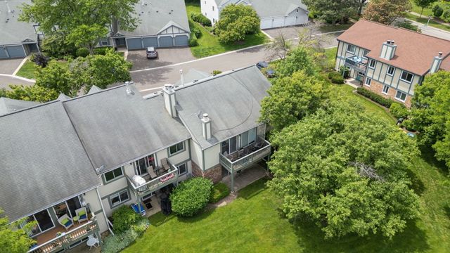 1575 Stonehill Court A, Wheaton, IL 60189