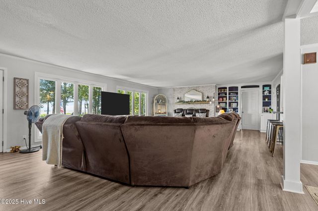 124 Oakleaf Drive, Pine Knoll Shores, NC 28512