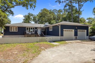 124 Oakleaf Drive, Pine Knoll Shores, NC 28512