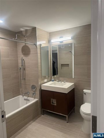 99 Hudson 5407, Jersey City, NJ 07302