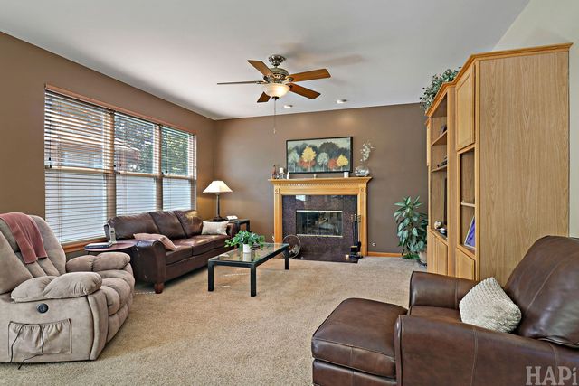 2001 Sparrow Circle, Round Lake, IL 60073
