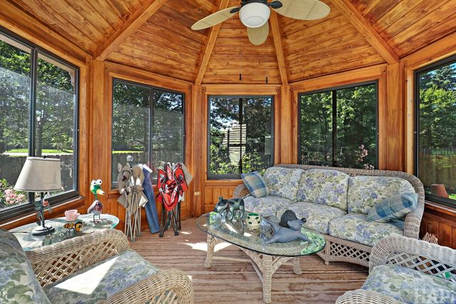 2001 Sparrow Circle, Round Lake, IL 60073