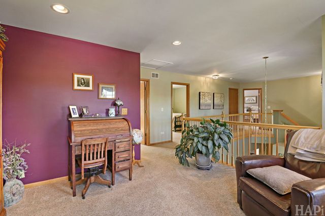 2001 Sparrow Circle, Round Lake, IL 60073