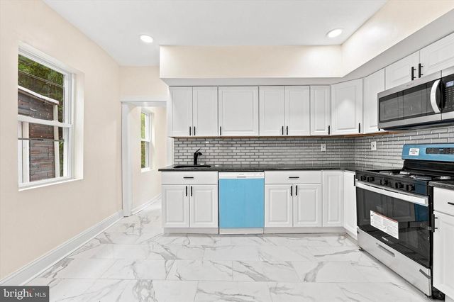 23 RHODES AVE, Darby, PA 19023