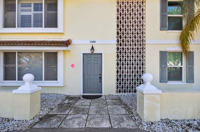 1308 Bayview Dr 2B, Fort Lauderdale, FL 33304