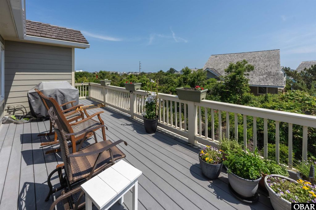 Image 15 of property listing at 101 Hillside Court, Nags Head, NC 27959