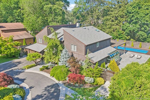 108 Bellows Lane, New City, NY 10956