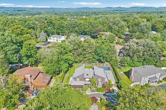 108 Bellows Lane, New City, NY 10956