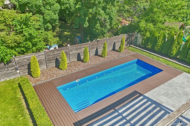 108 Bellows Lane, New City, NY 10956