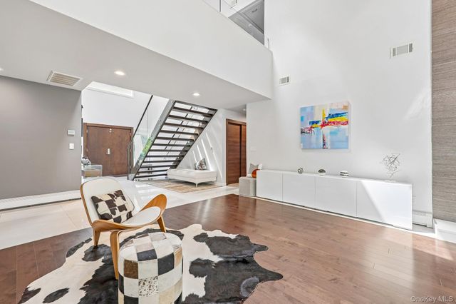 108 Bellows Lane, New City, NY 10956