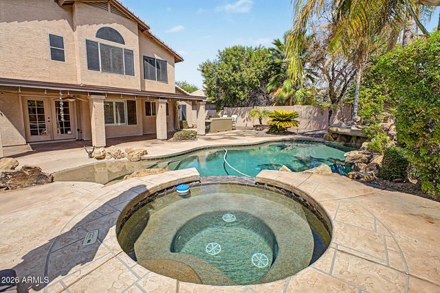 5615 W TONOPAH Drive, Glendale, AZ 85308