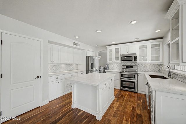 5615 W TONOPAH Drive, Glendale, AZ 85308