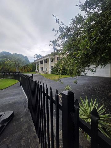 7240 SW 119th St, Pinecrest, FL 33156