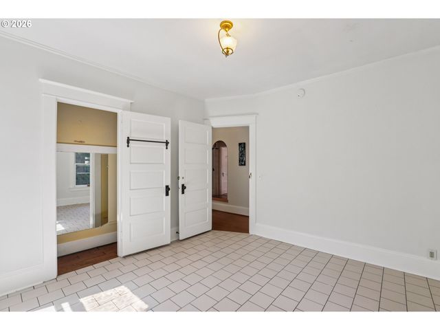 2456 Ne 7TH Ave, Portland, OR 97212