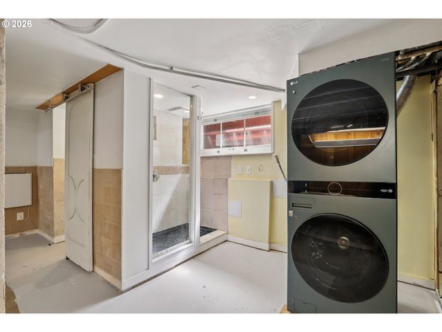 2456 Ne 7TH Ave, Portland, OR 97212