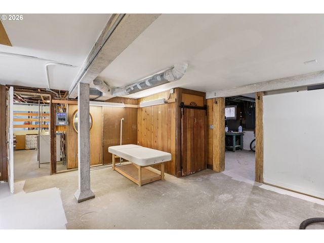 2456 Ne 7TH Ave, Portland, OR 97212