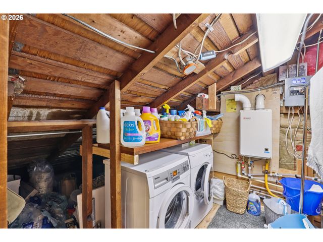 2456 Ne 7TH Ave, Portland, OR 97212