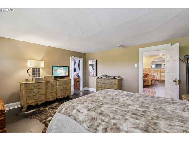 2456 Ne 7TH Ave, Portland, OR 97212